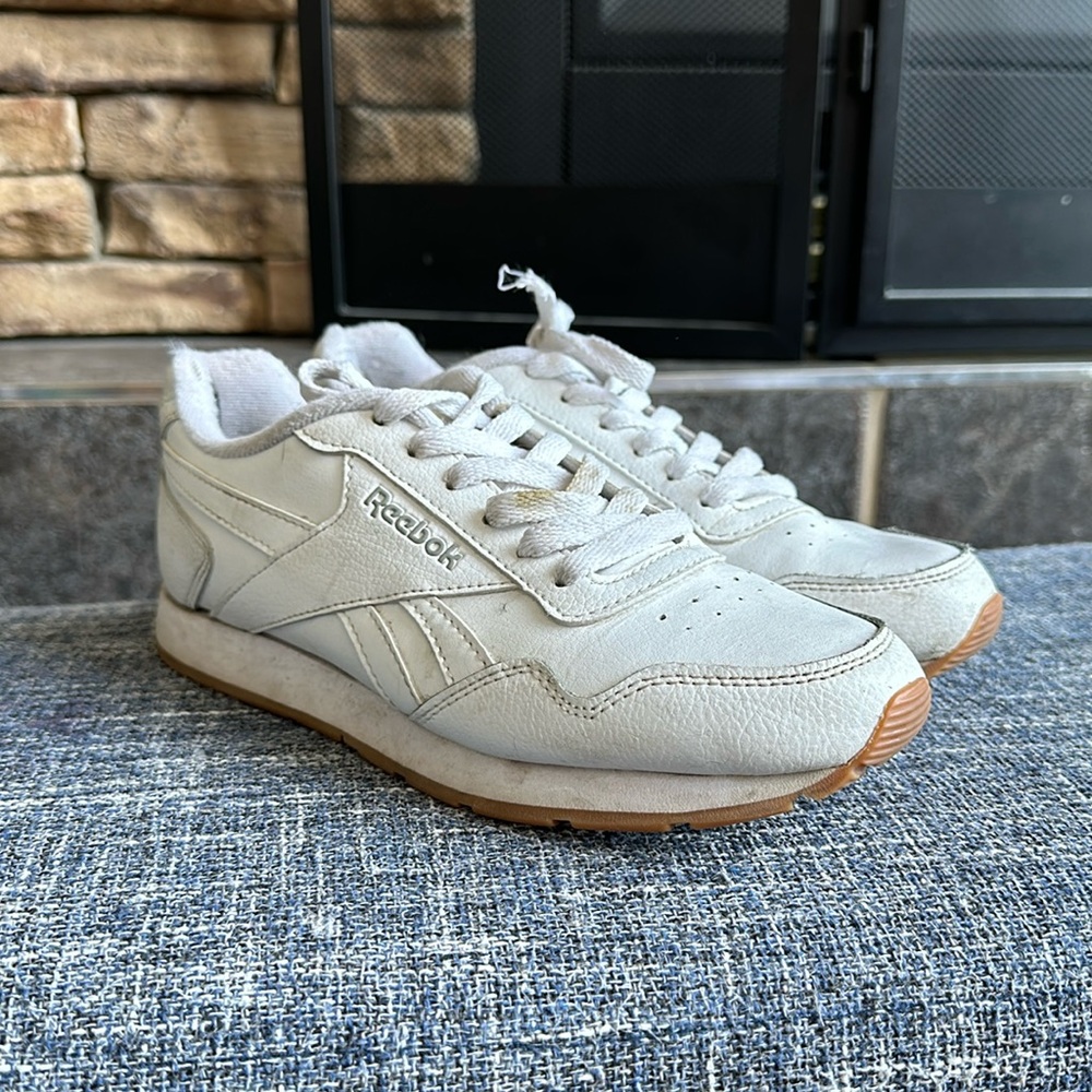 Reebok Classics white leather size 7 Women’s.